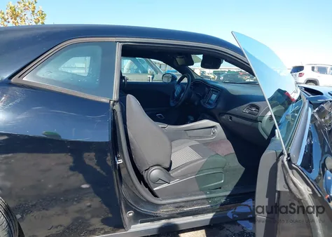 2016 Dodge Challenger Sxt z USA, uszkodzony, nr VIN 2C3CDZAG8GH236584